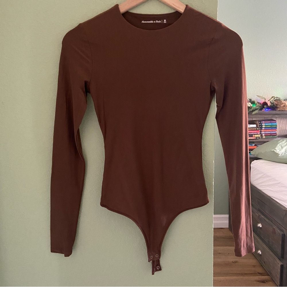 Abercrombie Soft Matte Seamless Long Sleeve Crew Bodysuit ~ Brown ~ Size XS